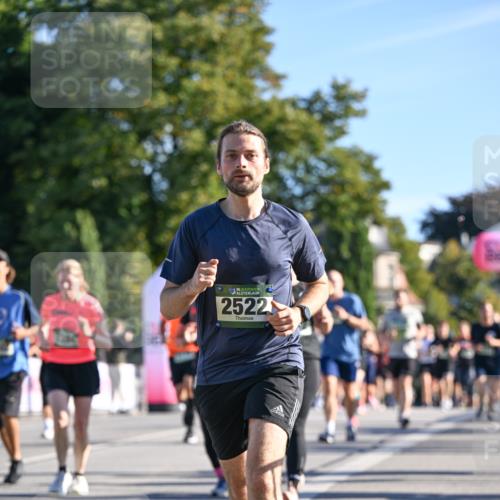 07.09.2025 - BARMER Alsterlauf Dr. Thomas Lammeyer http://msf.ph/oto/8711571 07.09.2025 09:39:40 Laufen 36, 2522 meine-sportfotos.de
