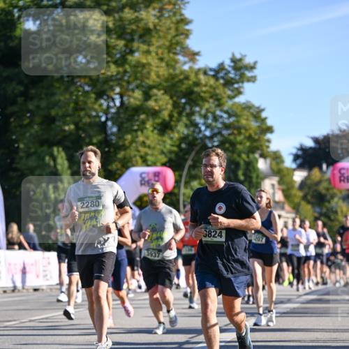 07.09.2025 - BARMER Alsterlauf Dr. Thomas Lammeyer http://msf.ph/oto/8711609 07.09.2025 09:39:46 Laufen 2280, 3937, 3824, 1207 meine-sportfotos.de