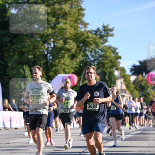 07.09.2025 - BARMER Alsterlauf Dr. Thomas Lammeyer http://msf.ph/oto/8711610 07.09.2025 09:39:46 Laufen 2280, 3937, 3824, 207 meine-sportfotos.de