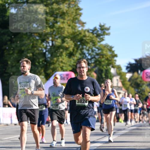 07.09.2025 - BARMER Alsterlauf Dr. Thomas Lammeyer http://msf.ph/oto/8711612 07.09.2025 09:39:47 Laufen 2280, 3824, 15207 meine-sportfotos.de