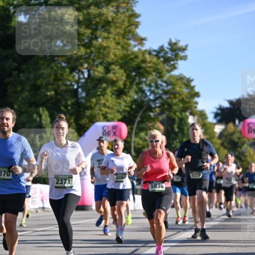 07.09.2025 - BARMER Alsterlauf Dr. Thomas Lammeyer http://msf.ph/oto/8711651 07.09.2025 09:39:53 Laufen 370, 2371, 806, 5938 meine-sportfotos.de