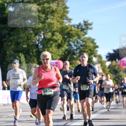 07.09.2025 - BARMER Alsterlauf Dr. Thomas Lammeyer http://msf.ph/oto/8711660 07.09.2025 09:39:55 Laufen 8429, 5938, 1137, 3229 meine-sportfotos.de