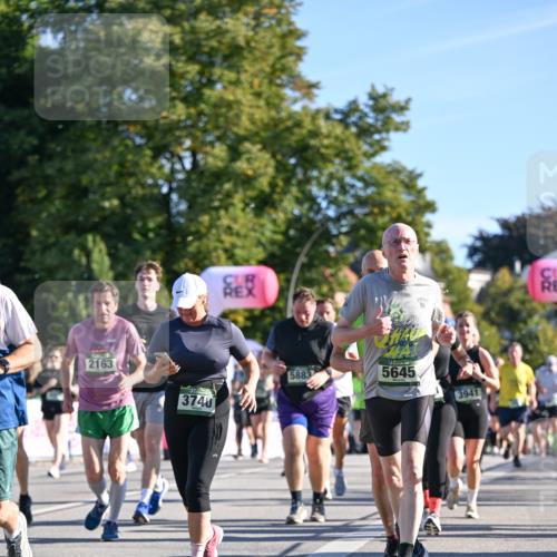 07.09.2025 - BARMER Alsterlauf Dr. Thomas Lammeyer http://msf.ph/oto/8711732 07.09.2025 09:40:08 Laufen 2163, 5883, 5645, 3740, 3941 meine-sportfotos.de