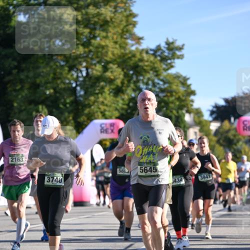 07.09.2025 - BARMER Alsterlauf Dr. Thomas Lammeyer http://msf.ph/oto/8711737 07.09.2025 09:40:08 Laufen 2163, 3740, 5883, 5645, 10, 3434, 3941 meine-sportfotos.de