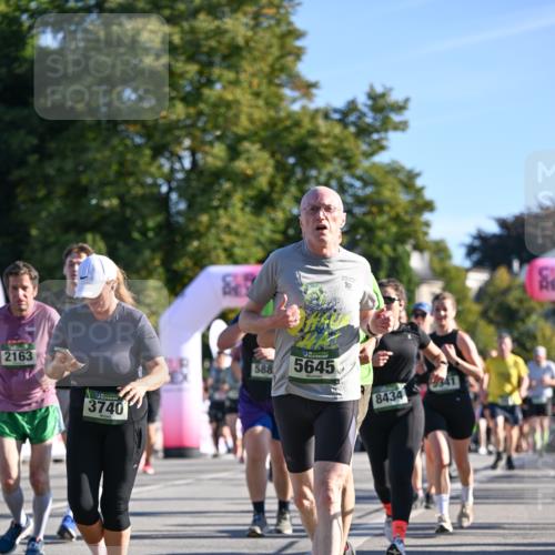 07.09.2025 - BARMER Alsterlauf Dr. Thomas Lammeyer http://msf.ph/oto/8711738 07.09.2025 09:40:08 Laufen 2163, 3740, 588, 5645, 8434, 341 meine-sportfotos.de