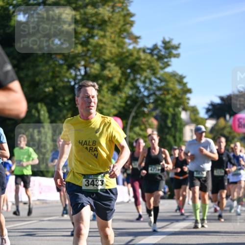 07.09.2025 - BARMER Alsterlauf Dr. Thomas Lammeyer http://msf.ph/oto/8711782 07.09.2025 09:40:16 Laufen 3433 meine-sportfotos.de