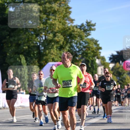 07.09.2025 - BARMER Alsterlauf Dr. Thomas Lammeyer http://msf.ph/oto/8711928 07.09.2025 09:40:39 Laufen 939, 5307, 3804, 13, 3918 meine-sportfotos.de