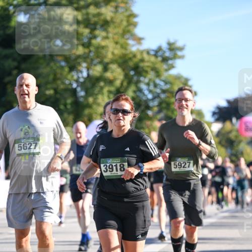 07.09.2025 - BARMER Alsterlauf Dr. Thomas Lammeyer http://msf.ph/oto/8711950 07.09.2025 09:40:42 Laufen 5627, 10, 3918, 5927 meine-sportfotos.de