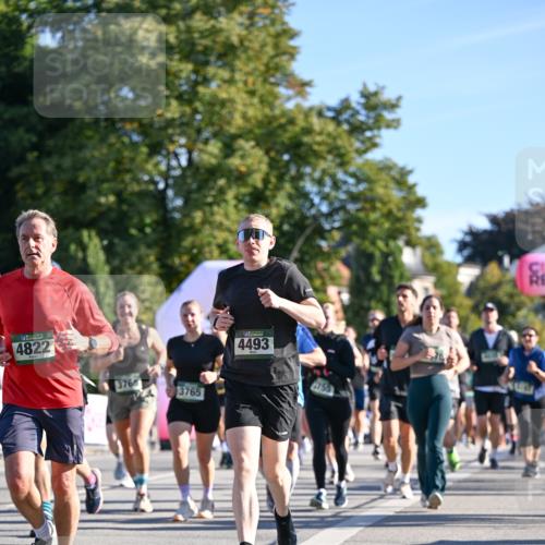 07.09.2025 - BARMER Alsterlauf Dr. Thomas Lammeyer http://msf.ph/oto/8711982 07.09.2025 09:40:48 Laufen 4822, 3766, 3765, 4493 meine-sportfotos.de