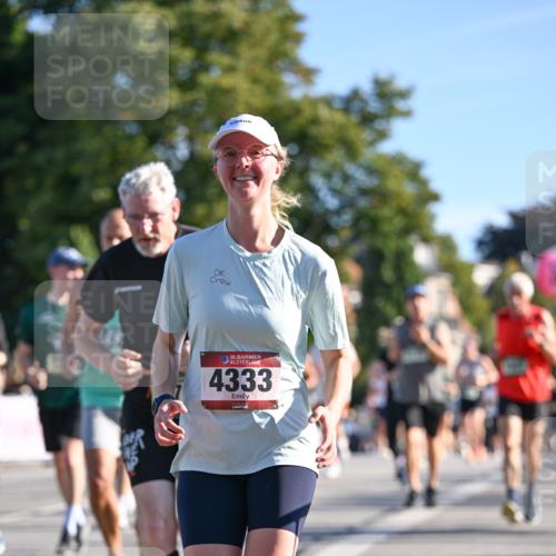 07.09.2025 - BARMER Alsterlauf Dr. Thomas Lammeyer http://msf.ph/oto/8712030 07.09.2025 09:40:57 Laufen 1036, 4333 meine-sportfotos.de