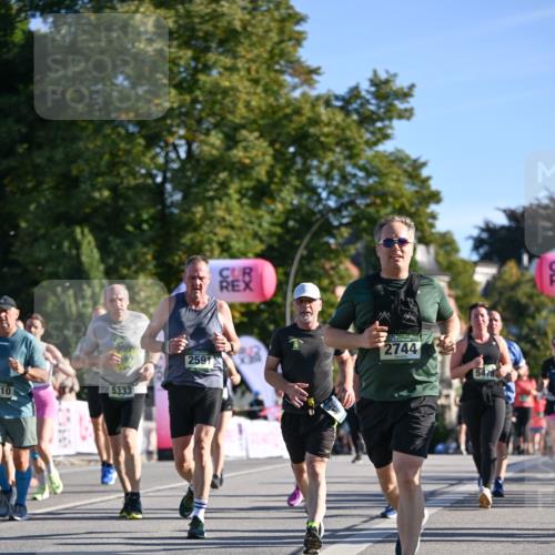 07.09.2025 - BARMER Alsterlauf Dr. Thomas Lammeyer http://msf.ph/oto/8712191 07.09.2025 09:41:24 Laufen 10, 5333, 2591, 2744, 5478 meine-sportfotos.de