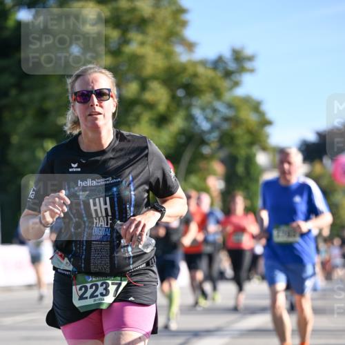 07.09.2025 - BARMER Alsterlauf Dr. Thomas Lammeyer http://msf.ph/oto/8712235 07.09.2025 09:41:32 Laufen 2237 meine-sportfotos.de