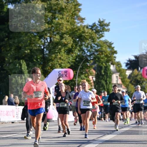 07.09.2025 - BARMER Alsterlauf Dr. Thomas Lammeyer http://msf.ph/oto/8712279 07.09.2025 09:41:41 Laufen 5856, 98, 4862, 4783 meine-sportfotos.de