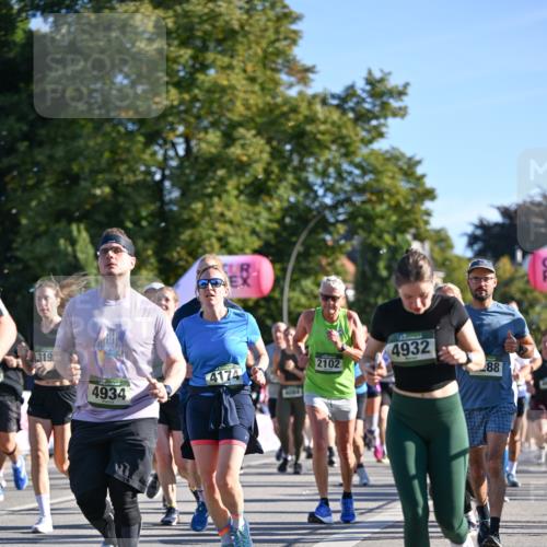 07.09.2025 - BARMER Alsterlauf Dr. Thomas Lammeyer http://msf.ph/oto/8712384 07.09.2025 09:41:57 Laufen 319, 4934, 2102, 4932, 288 meine-sportfotos.de