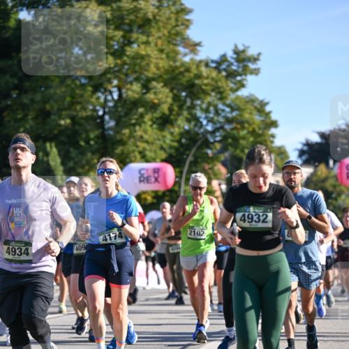 07.09.2025 - BARMER Alsterlauf Dr. Thomas Lammeyer http://msf.ph/oto/8712387 07.09.2025 09:41:57 Laufen 4934, 409, 4932, 4174, 2102 meine-sportfotos.de