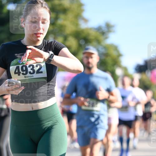 07.09.2025 - BARMER Alsterlauf Dr. Thomas Lammeyer http://msf.ph/oto/8712399 07.09.2025 09:41:59 Laufen 4932 meine-sportfotos.de