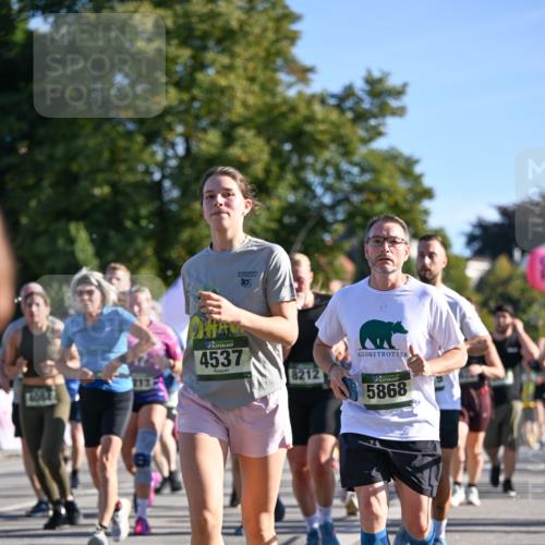 07.09.2025 - BARMER Alsterlauf Dr. Thomas Lammeyer http://msf.ph/oto/8712409 07.09.2025 09:42:01 Laufen 10, 4537, 8212, 5868 meine-sportfotos.de