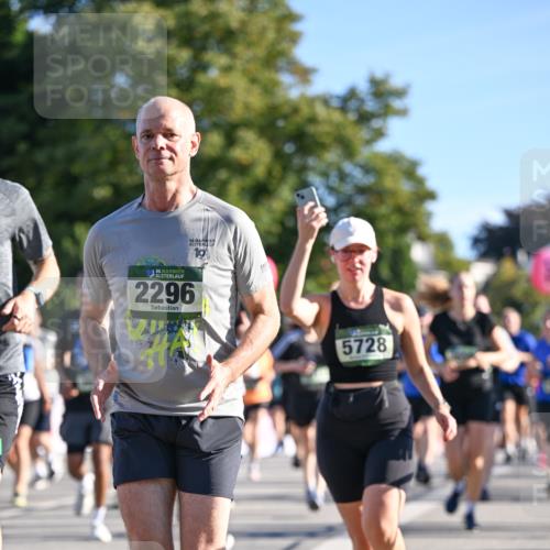 07.09.2025 - BARMER Alsterlauf Dr. Thomas Lammeyer http://msf.ph/oto/8712456 07.09.2025 09:42:09 Laufen 36, 36, 2296, 5728 meine-sportfotos.de