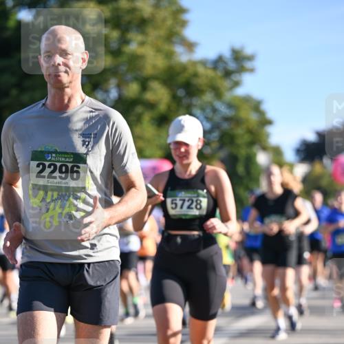 07.09.2025 - BARMER Alsterlauf Dr. Thomas Lammeyer http://msf.ph/oto/8712459 07.09.2025 09:42:09 Laufen 36, 36, 2296, 5728 meine-sportfotos.de