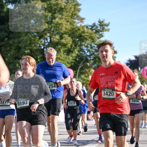 07.09.2025 - BARMER Alsterlauf Dr. Thomas Lammeyer http://msf.ph/oto/8712505 07.09.2025 09:42:17 Laufen 3279, 3193, 254, 5932, 63, 3420, 3806 meine-sportfotos.de