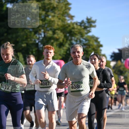 07.09.2025 - BARMER Alsterlauf Dr. Thomas Lammeyer http://msf.ph/oto/8712544 07.09.2025 09:42:23 Laufen 5217, 1205, 4087, 40, 4086 meine-sportfotos.de