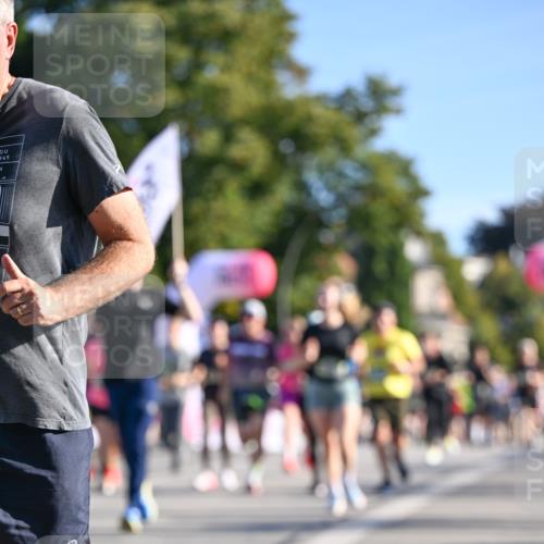 07.09.2025 - BARMER Alsterlauf Dr. Thomas Lammeyer http://msf.ph/oto/8712566 07.09.2025 09:42:26 Laufen 949 meine-sportfotos.de