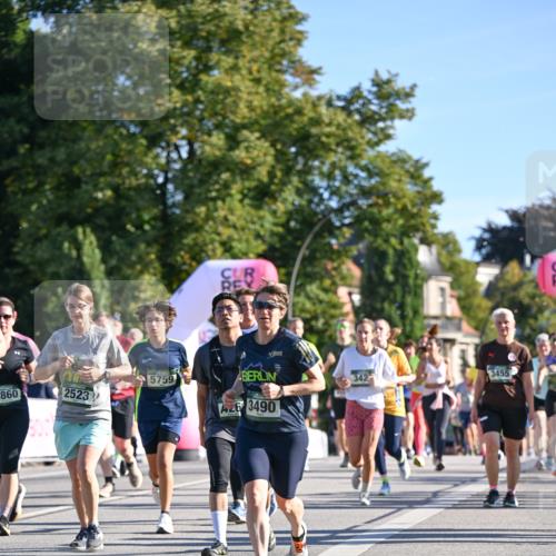 07.09.2025 - BARMER Alsterlauf Dr. Thomas Lammeyer http://msf.ph/oto/8712626 07.09.2025 09:42:36 Laufen 2860, 2523, 5759, 26, 3490, 342, 3455 meine-sportfotos.de