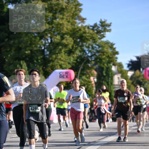 07.09.2025 - BARMER Alsterlauf Dr. Thomas Lammeyer http://msf.ph/oto/8712638 07.09.2025 09:42:38 Laufen 600, 24, 4260, 3428, 3455 meine-sportfotos.de