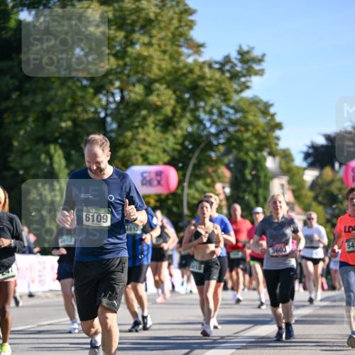 07.09.2025 - BARMER Alsterlauf Dr. Thomas Lammeyer http://msf.ph/oto/8712723 07.09.2025 09:42:53 Laufen 6109, 4915, 542, 3603, 2010 meine-sportfotos.de