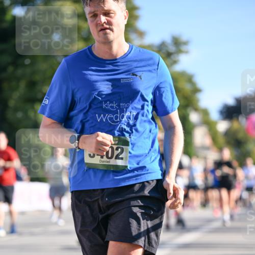 07.09.2025 - BARMER Alsterlauf Dr. Thomas Lammeyer http://msf.ph/oto/8712780 07.09.2025 09:43:02 Laufen 33, 02 meine-sportfotos.de