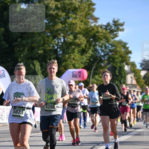 07.09.2025 - BARMER Alsterlauf Dr. Thomas Lammeyer http://msf.ph/oto/8712793 07.09.2025 09:43:06 Laufen 10, 5873, 3288, 3493, 480 meine-sportfotos.de