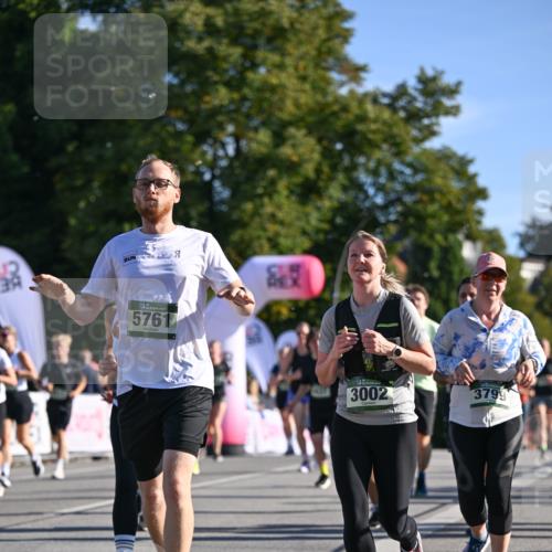 07.09.2025 - BARMER Alsterlauf Dr. Thomas Lammeyer http://msf.ph/oto/8712843 07.09.2025 09:43:15 Laufen 5761, 3002, 3799 meine-sportfotos.de