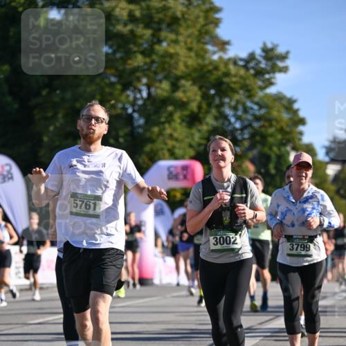 07.09.2025 - BARMER Alsterlauf Dr. Thomas Lammeyer http://msf.ph/oto/8712844 07.09.2025 09:43:15 Laufen 5761, 3002, 3799 meine-sportfotos.de