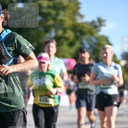 07.09.2025 - BARMER Alsterlauf Dr. Thomas Lammeyer http://msf.ph/oto/8712968 07.09.2025 09:43:35 Laufen 6 meine-sportfotos.de