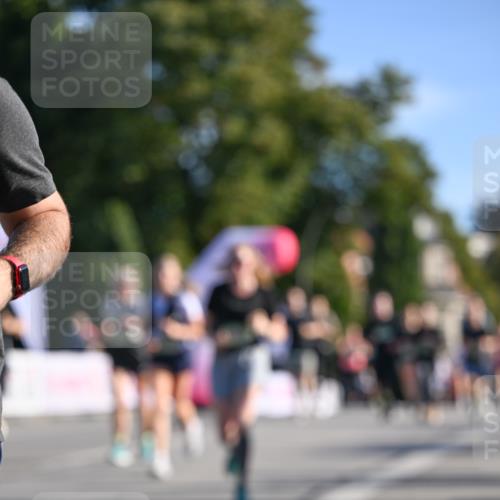 07.09.2025 - BARMER Alsterlauf Dr. Thomas Lammeyer http://msf.ph/oto/8712984 07.09.2025 09:43:38 Laufen  meine-sportfotos.de