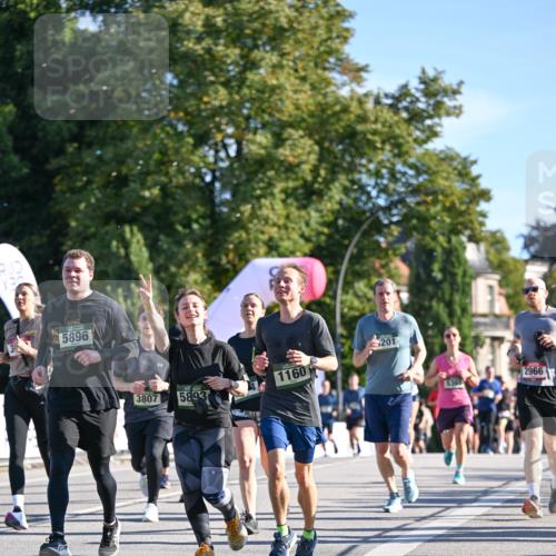 07.09.2025 - BARMER Alsterlauf Dr. Thomas Lammeyer http://msf.ph/oto/8713011 07.09.2025 09:43:44 Laufen 5896, 3807, 5893, 1160, 201, 5365, 2966 meine-sportfotos.de