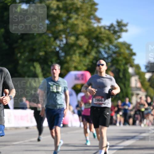 07.09.2025 - BARMER Alsterlauf Dr. Thomas Lammeyer http://msf.ph/oto/8713027 07.09.2025 09:43:46 Laufen 9962 meine-sportfotos.de
