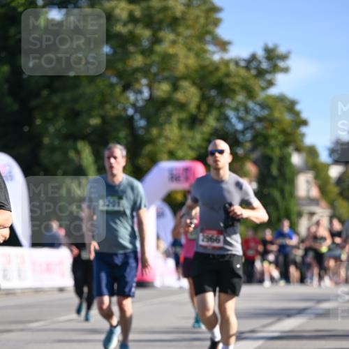 07.09.2025 - BARMER Alsterlauf Dr. Thomas Lammeyer http://msf.ph/oto/8713028 07.09.2025 09:43:47 Laufen 3201, 2966 meine-sportfotos.de