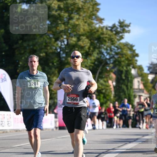 07.09.2025 - BARMER Alsterlauf Dr. Thomas Lammeyer http://msf.ph/oto/8713032 07.09.2025 09:43:47 Laufen 3201, 2966 meine-sportfotos.de