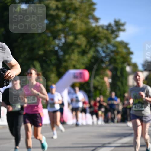 07.09.2025 - BARMER Alsterlauf Dr. Thomas Lammeyer http://msf.ph/oto/8713041 07.09.2025 09:43:49 Laufen 4256 meine-sportfotos.de