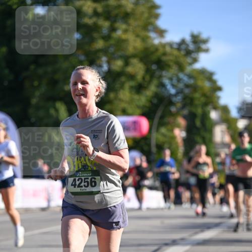 07.09.2025 - BARMER Alsterlauf Dr. Thomas Lammeyer http://msf.ph/oto/8713053 07.09.2025 09:43:50 Laufen 36, 36, 4256 meine-sportfotos.de