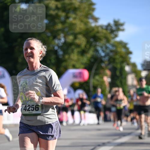 07.09.2025 - BARMER Alsterlauf Dr. Thomas Lammeyer http://msf.ph/oto/8713054 07.09.2025 09:43:51 Laufen 36, 4256 meine-sportfotos.de