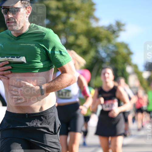 07.09.2025 - BARMER Alsterlauf Dr. Thomas Lammeyer http://msf.ph/oto/8713071 07.09.2025 09:43:57 Laufen 7 meine-sportfotos.de
