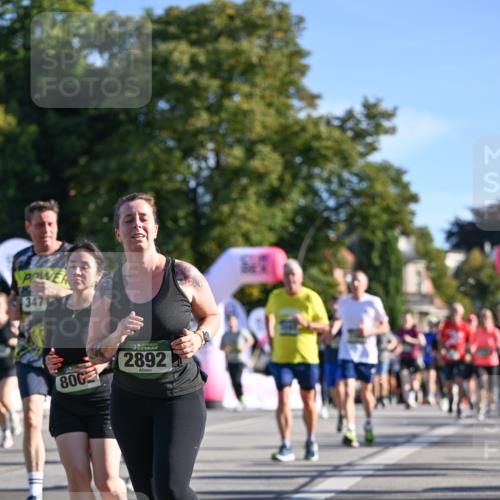 07.09.2025 - BARMER Alsterlauf Dr. Thomas Lammeyer http://msf.ph/oto/8713117 07.09.2025 09:44:06 Laufen 347, 806, 136, 2892 meine-sportfotos.de