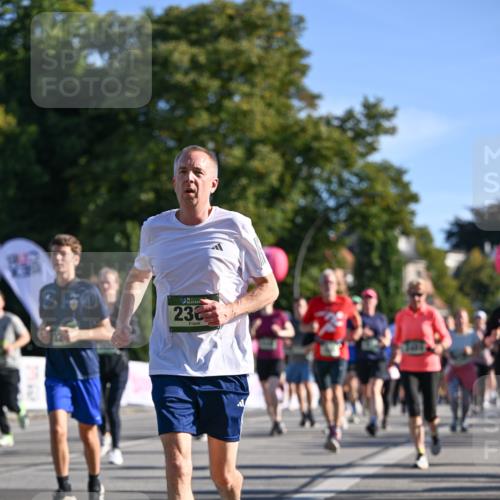 07.09.2025 - BARMER Alsterlauf Dr. Thomas Lammeyer http://msf.ph/oto/8713144 07.09.2025 09:44:10 Laufen 36, 230 meine-sportfotos.de