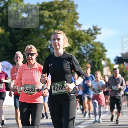 07.09.2025 - BARMER Alsterlauf Dr. Thomas Lammeyer http://msf.ph/oto/8713167 07.09.2025 09:44:14 Laufen 36, 2489, 136, 4205 meine-sportfotos.de