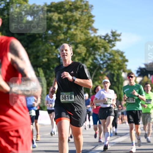 07.09.2025 - BARMER Alsterlauf Dr. Thomas Lammeyer http://msf.ph/oto/8713244 07.09.2025 09:44:26 Laufen 36, 5816, 729, 8228 meine-sportfotos.de