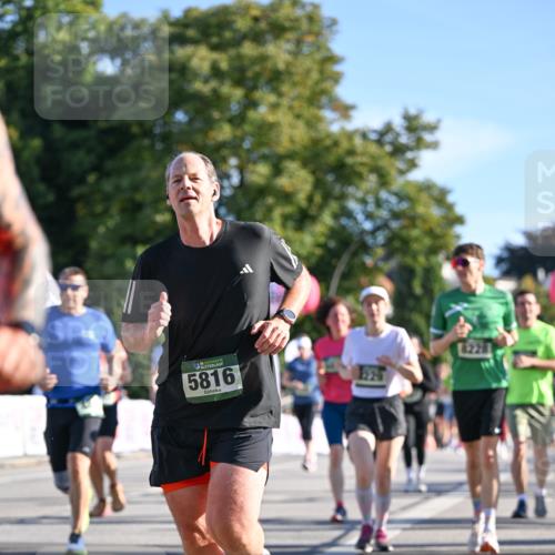 07.09.2025 - BARMER Alsterlauf Dr. Thomas Lammeyer http://msf.ph/oto/8713246 07.09.2025 09:44:26 Laufen 36, 5816, 1229, 8228 meine-sportfotos.de
