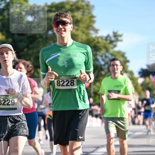 07.09.2025 - BARMER Alsterlauf Dr. Thomas Lammeyer http://msf.ph/oto/8713266 07.09.2025 09:44:29 Laufen 36, 8229, 8, 36, 8228 meine-sportfotos.de