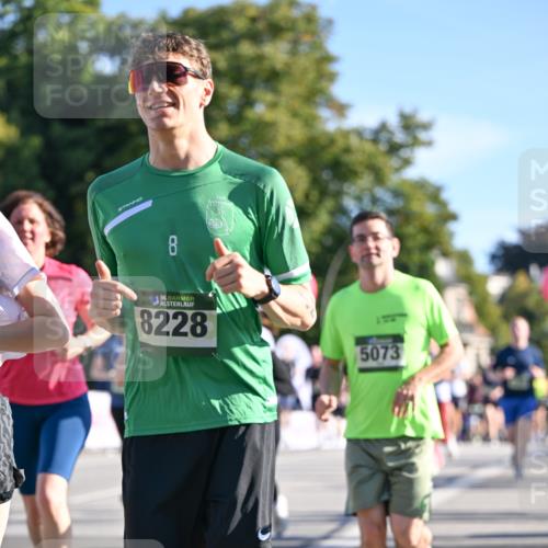 07.09.2025 - BARMER Alsterlauf Dr. Thomas Lammeyer http://msf.ph/oto/8713268 07.09.2025 09:44:29 Laufen 8, 36, 8228, 5073 meine-sportfotos.de